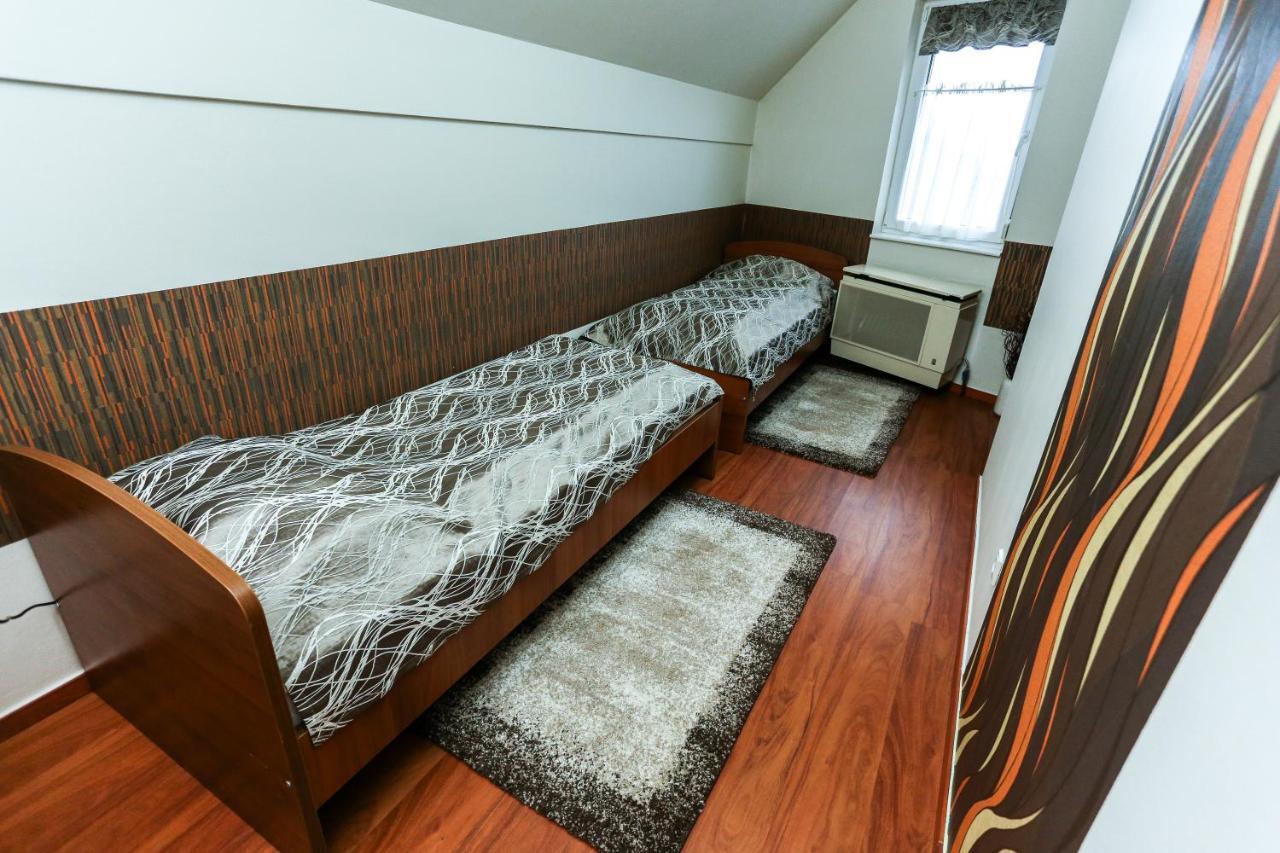 Gardi Apartman Szekszard Exterior photo