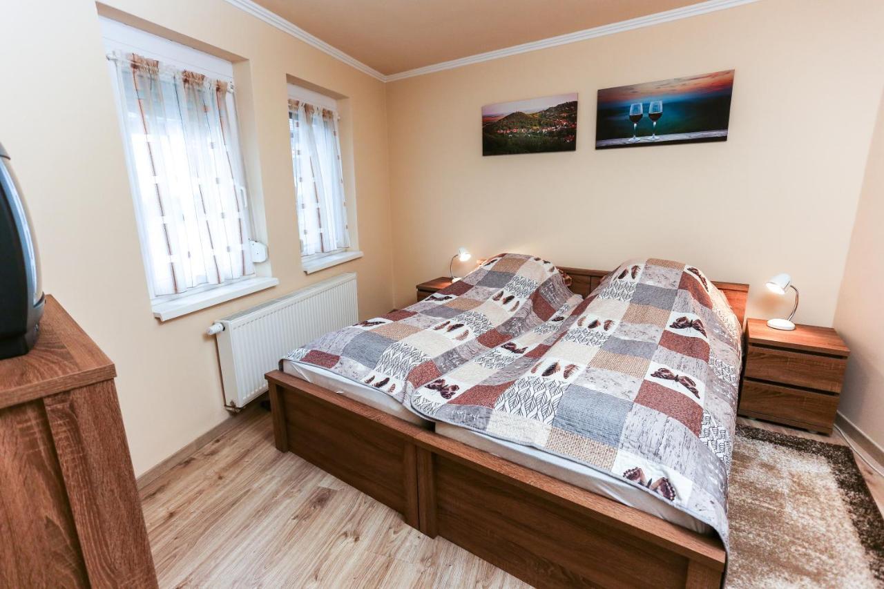 Gardi Apartman Szekszard Exterior photo